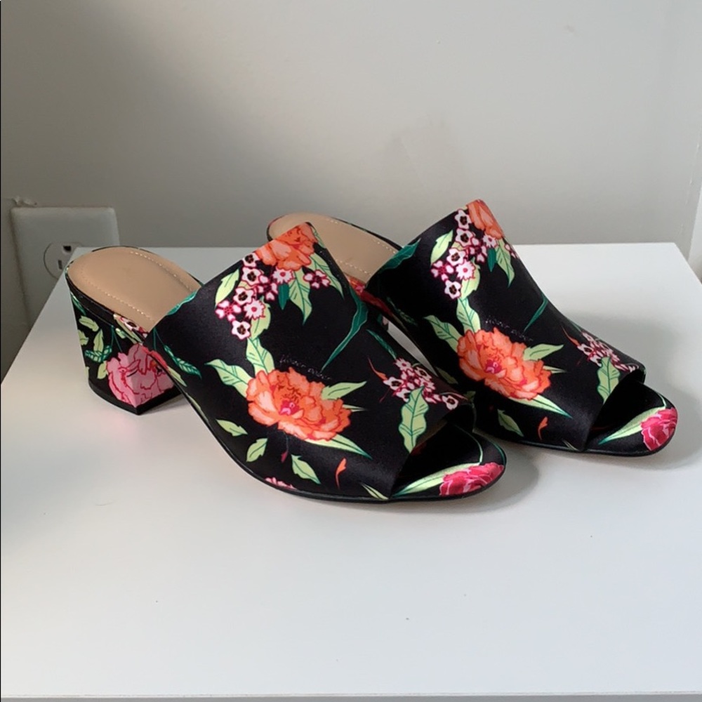 NEW never worn ALDO summer heels (7.5)